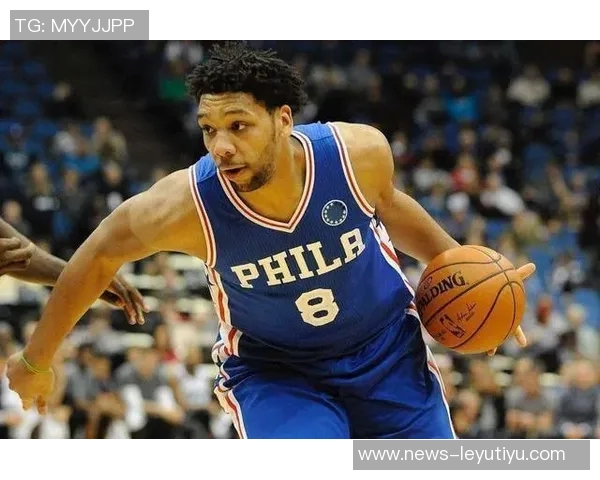 奥卡福进球瞬间意外出现沙滩球引发热刺球迷热议 奥卡福进球瞬间意外出现沙滩球引发热刺球迷热议