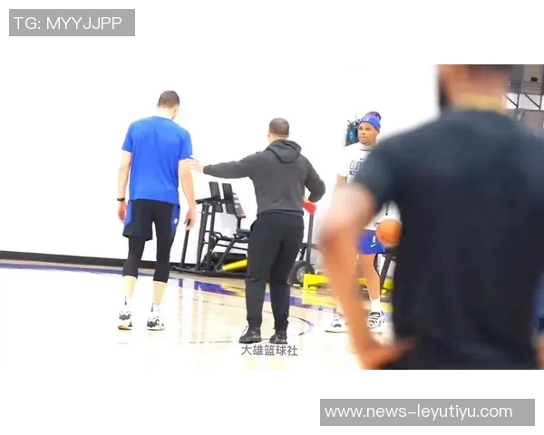 快船训练氛围轻松愉快全员笑容满面小卡频频亮相 快船训练氛围轻松愉快全员笑容满面小卡频频亮相