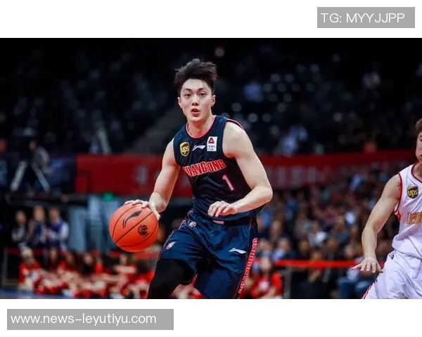 胡明轩昨夜三分雨下生涯新高40分助队止颓展现全能表现 胡明轩昨夜三分雨下生涯新高40分助队止颓展现全能表现