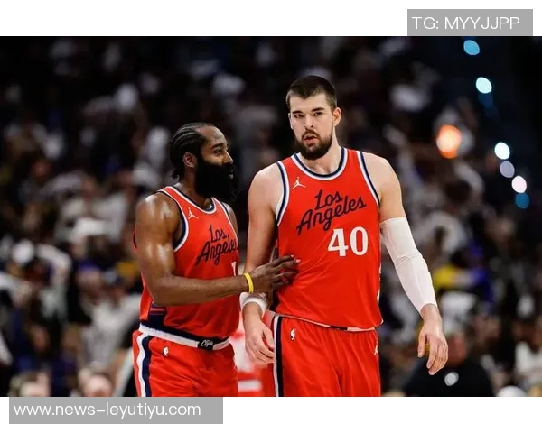 快船全明星拉票引争议网友呼吁保罗应当入选首发阵容 快船全明星拉票引争议网友呼吁保罗应当入选首发阵容