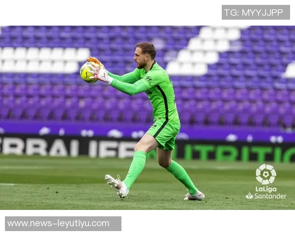 马竞门将奥布拉克荣膺西甲最佳门将奖38场仅失34球展现超强实力 马竞门将奥布拉克荣膺西甲最佳门将奖38场仅失34球展现超强实力