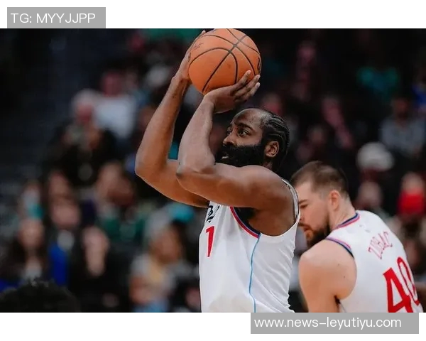 哈登强调主场优势期待后续比赛抓住机会争取胜利