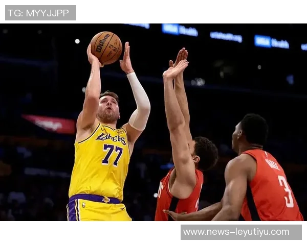 尼克斯战胜湖人快船击败太阳掘金力克雷霆精彩赛事回顾与分析